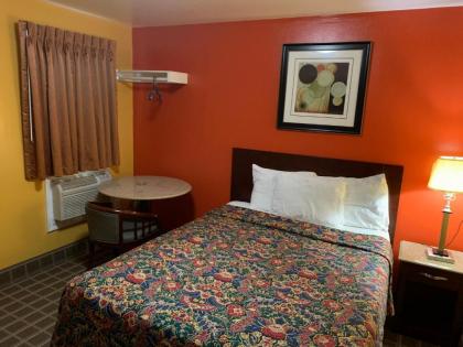 Scottish Inns Wrightstown - image 10