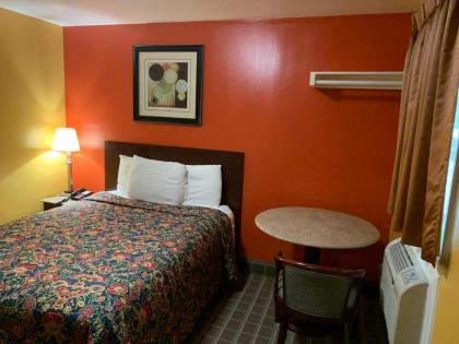 Scottish Inns Wrightstown - image 9