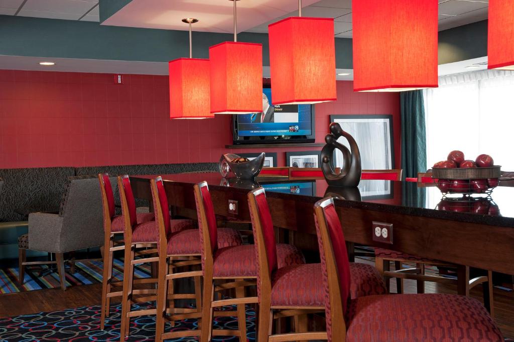 Hampton Inn Grand Rapids-South - image 3