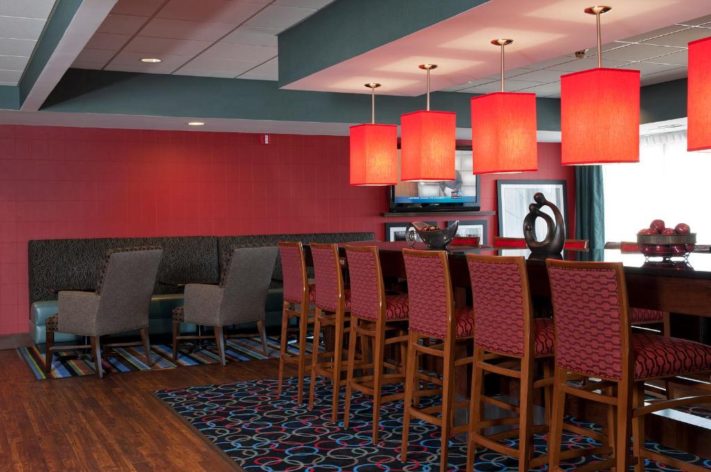 Hampton Inn Grand Rapids-South - image 4