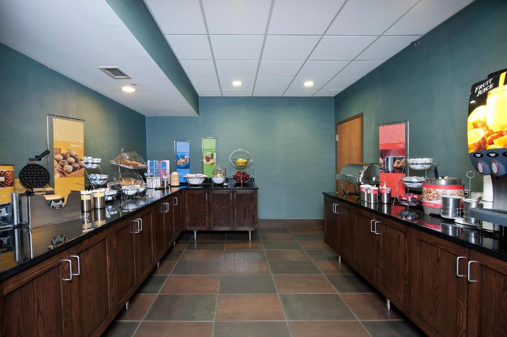 Hampton Inn Grand Rapids-South - image 7