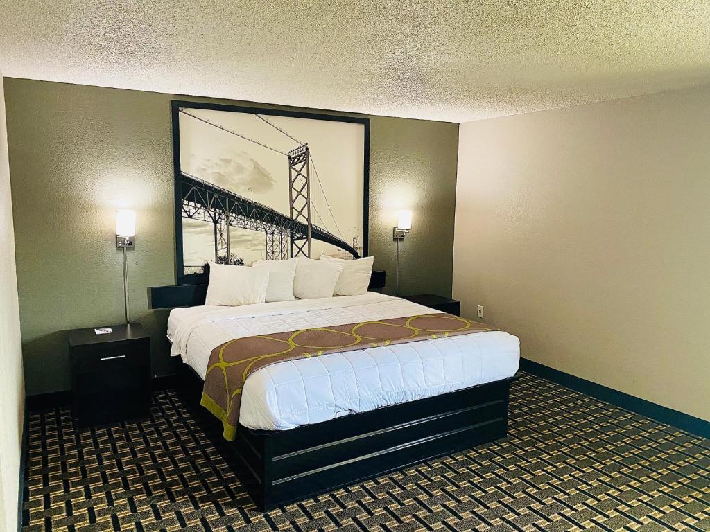Super 8 Grand Rapids City Center - image 7