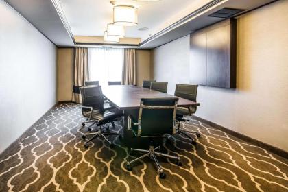 Quality Inn & Suites - image 13