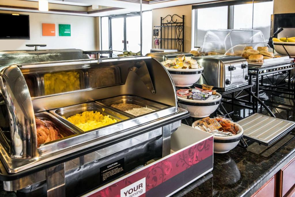 Quality Inn & Suites - image 2