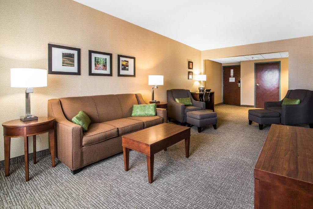 Quality Inn & Suites - image 3