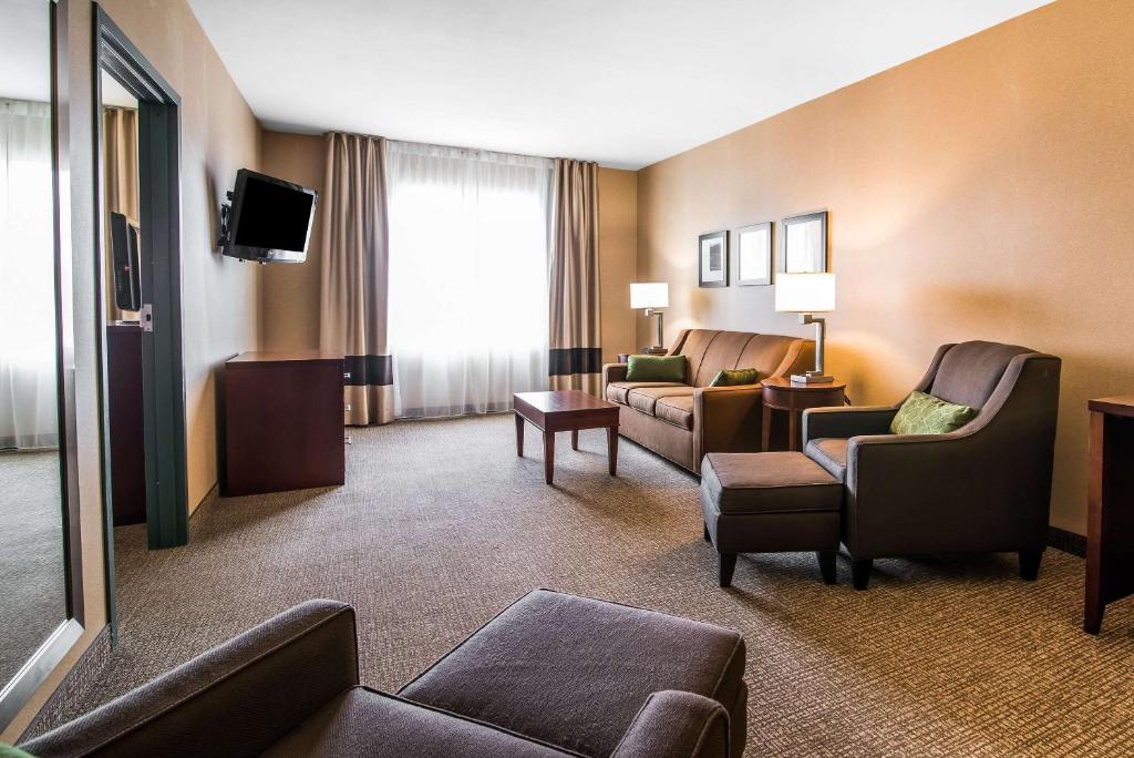 Quality Inn & Suites - image 6