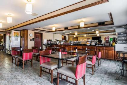 Quality Inn & Suites - image 7