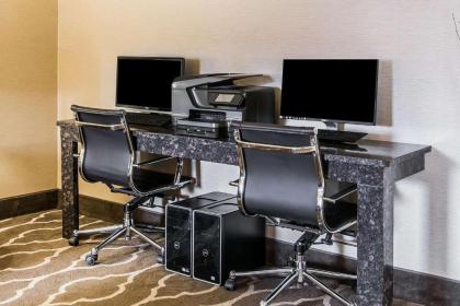 Quality Inn & Suites - image 8