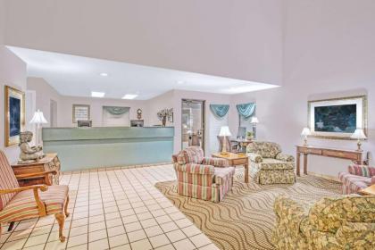 Days Inn by Wyndham Wytheville - image 13