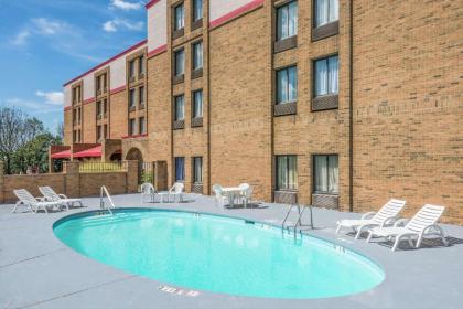 Ramada by Wyndham Xenia - image 14