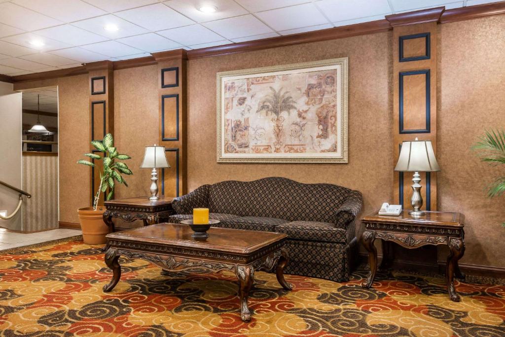 Ramada by Wyndham Xenia - image 6