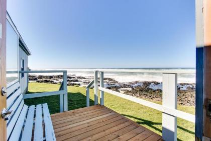Sea Rock Retreat - image 14