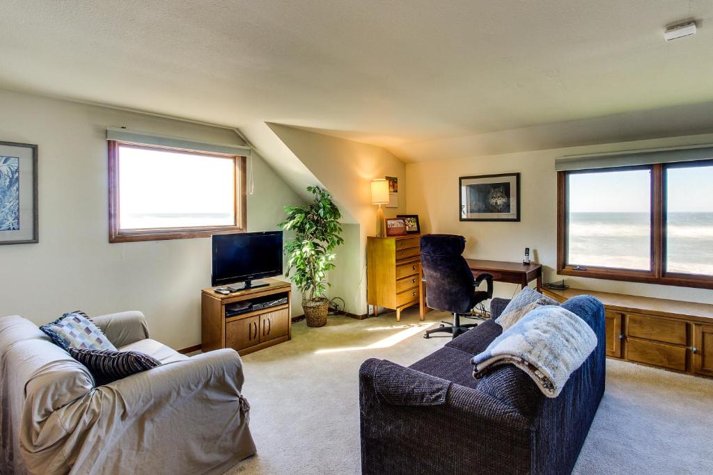 Sea Rock Retreat - image 7