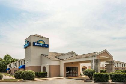 Days Inn by Wyndham Yadkinville North Carolina