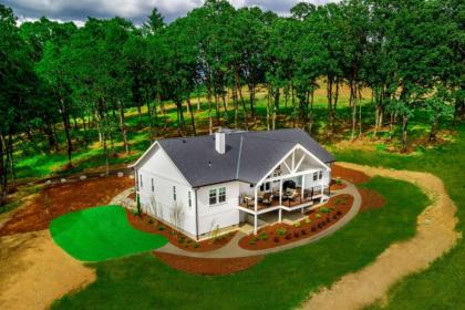 The Farmhouse at Quandary Vineyards - image 9