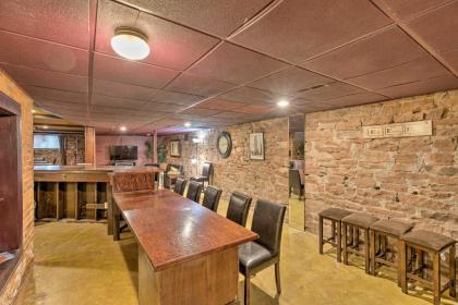 Converted Bar Apt Walk to Bars and Eateries! - image 5