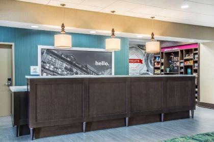 Hampton Inn & Suites Yonkers - Westchester - image 9