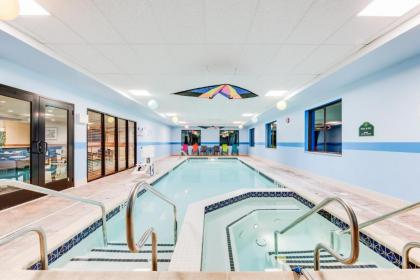 Wingate by Wyndham York - image 4