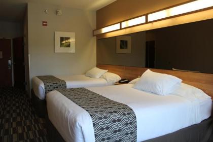 York Microtel Inn & Suites by Wyndham - image 10