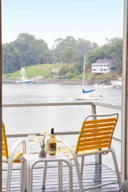 Dockside Guest Quarters - image 13