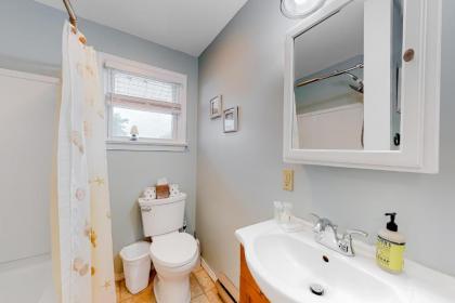 Lil' Cottage Retreat - image 7
