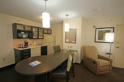 Candlewood Suites Newport News-Yorktown an IHG Hotel - image 10