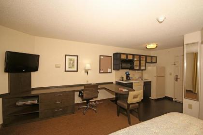 Candlewood Suites Newport News-Yorktown an IHG Hotel - image 13