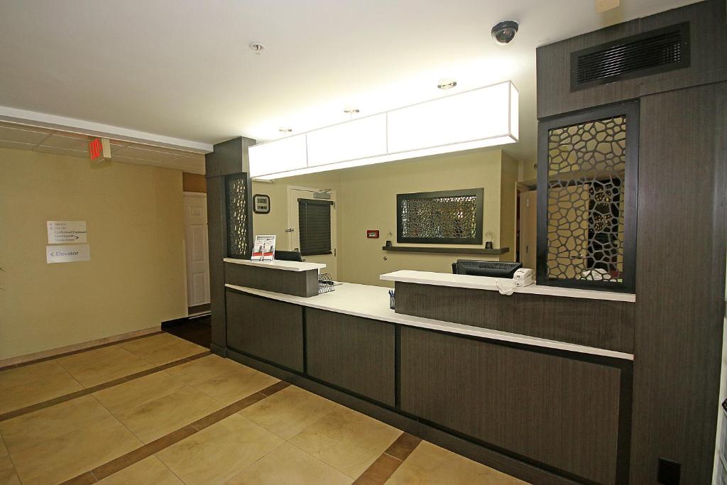 Candlewood Suites Newport News-Yorktown an IHG Hotel - image 6