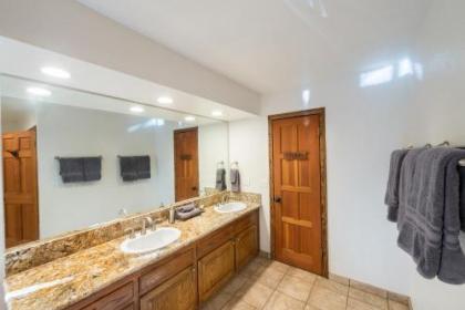 Four Seasons - 3BR/4BA Holiday Home - image 4