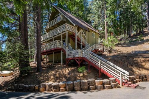 Yosemite Hideaway A - main image