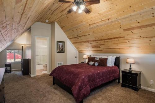 Yosemite Hideaway A - image 3