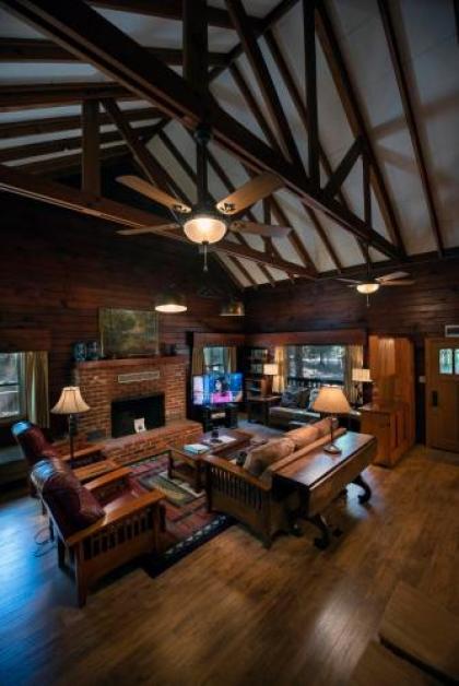 34 Grandmas Cabin - image 2