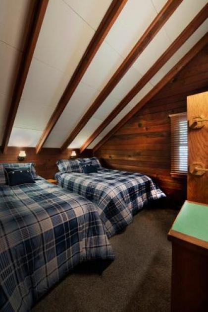 34 Grandmas Cabin - image 3
