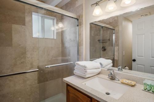 Cozy Hideaway B - image 2