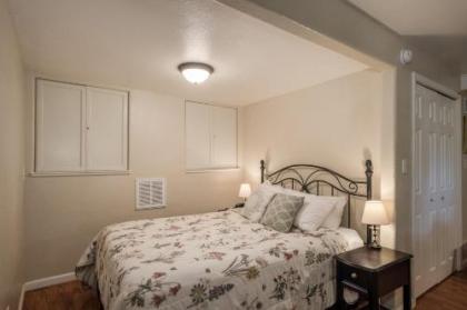 Cozy Hideaway B - image 3