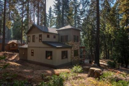 Boulder Ridge   3BR2BA Holiday Home Yosemite Village