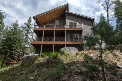 Falcons Nest Upstairs   3BR3BA Home
