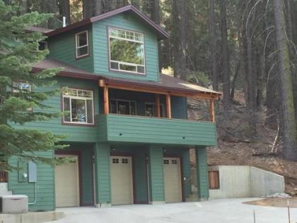 Juniper Retreat Yosemite Village California