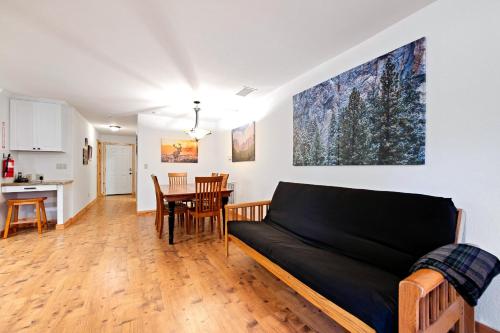 OSO B- 1 BDR Condo inside Yosemite - main image
