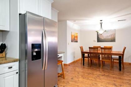 OSO B- 1 BDR Condo inside Yosemite - image 4