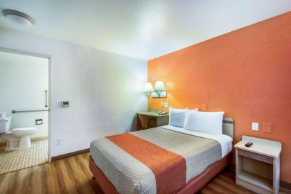 Motel 6-Youngtown AZ - Phoenix - Sun City - image 11