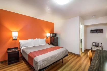 Motel 6-Youngtown AZ - Phoenix - Sun City - image 12