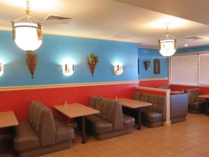 Bonanza Inn and Suites - image 8