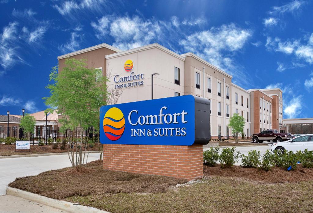 Comfort Inn & Suites Zachary - image 3