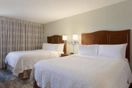 Hampton Inn Zanesville - image 11
