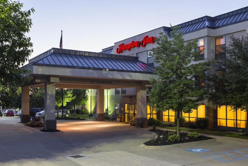 Hampton Inn Zanesville - image 2
