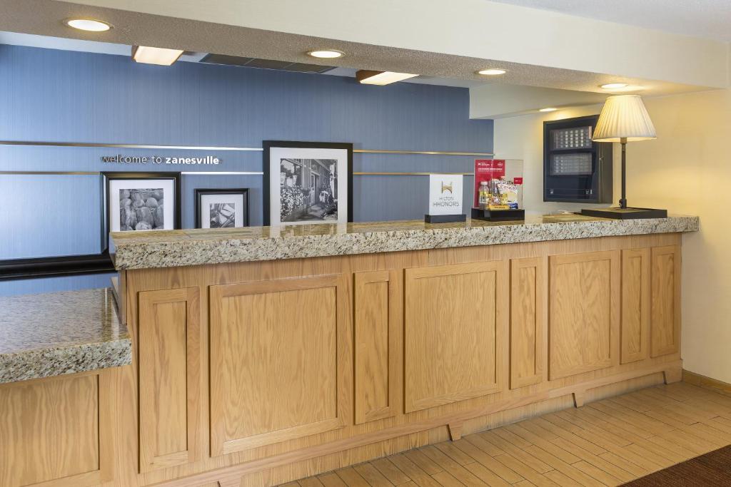 Hampton Inn Zanesville - image 6