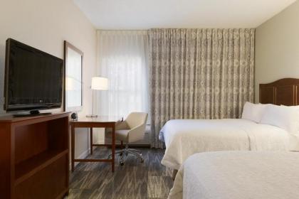 Hampton Inn Zanesville - image 9