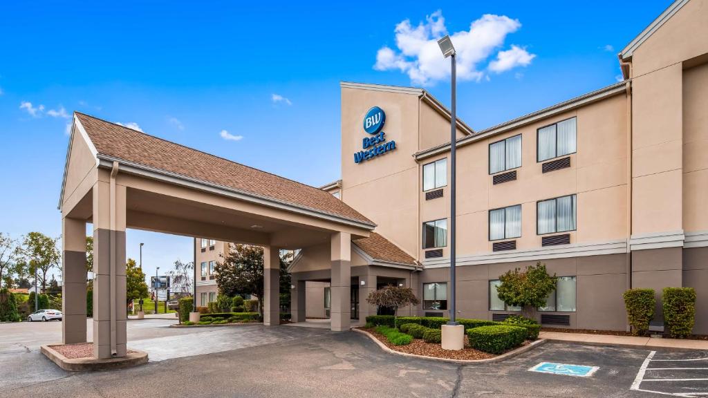 Best Western B R Guest - main image