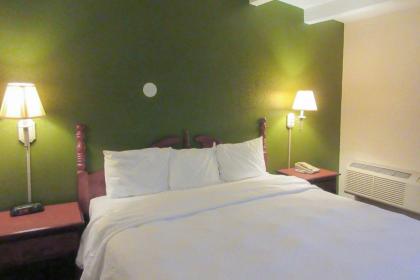 Rodeway Inn - image 3